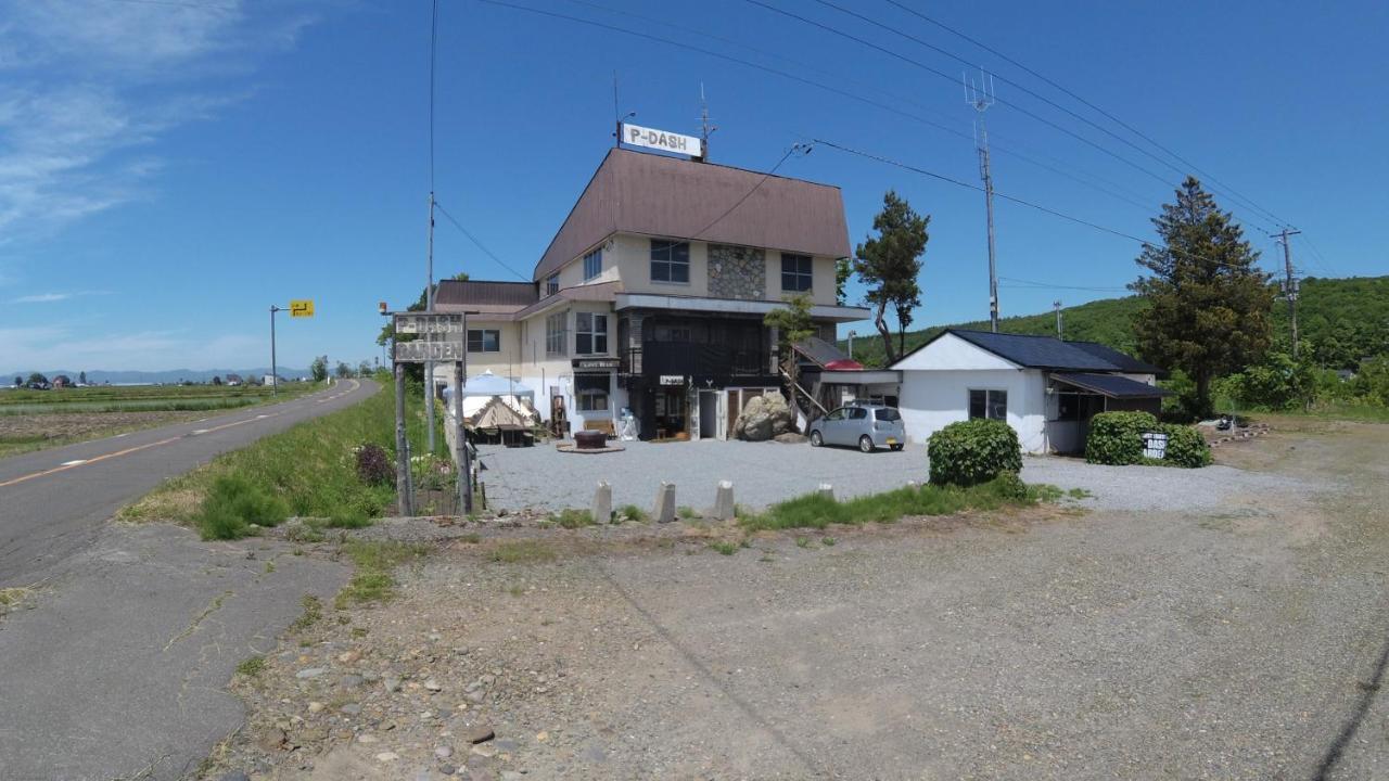 P-Dash Garden Backpackers Higashikawa Exterior foto